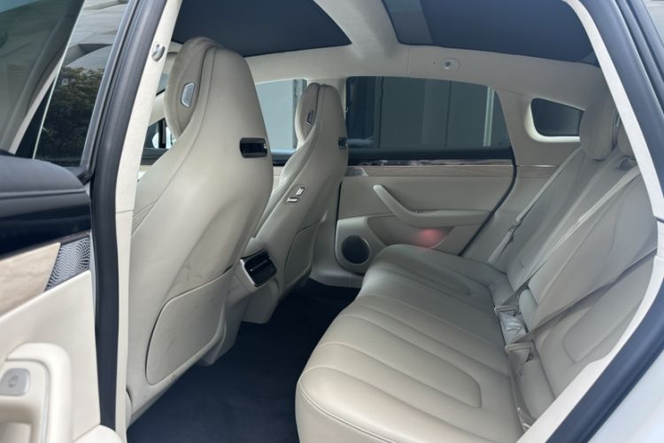 Used Hima Luxeed S7 2025 855 km Max