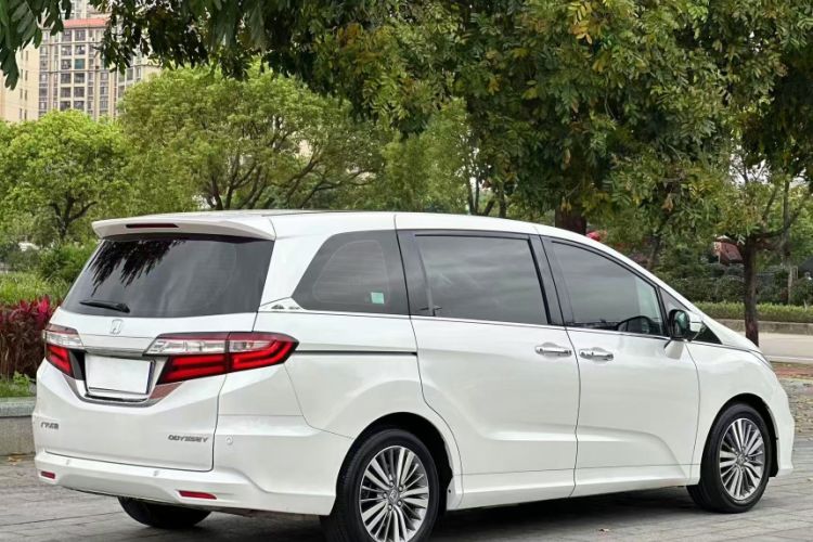Used Honda Odyssey 2018 2.4L Luxury Edition Exterior 2