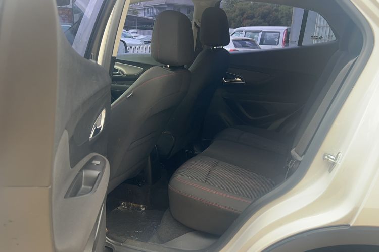 Used Buick Encore 2015 1.4T Automatic Two-Wheel Drive Urban Elite Version Interior 3