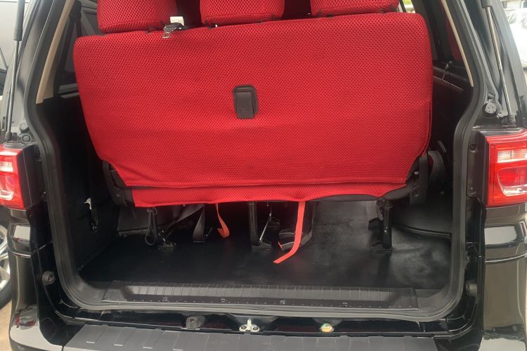 Used FORTHING Lingzhi 2023 M5L 1.6L Comfort 9-Seater Trunk