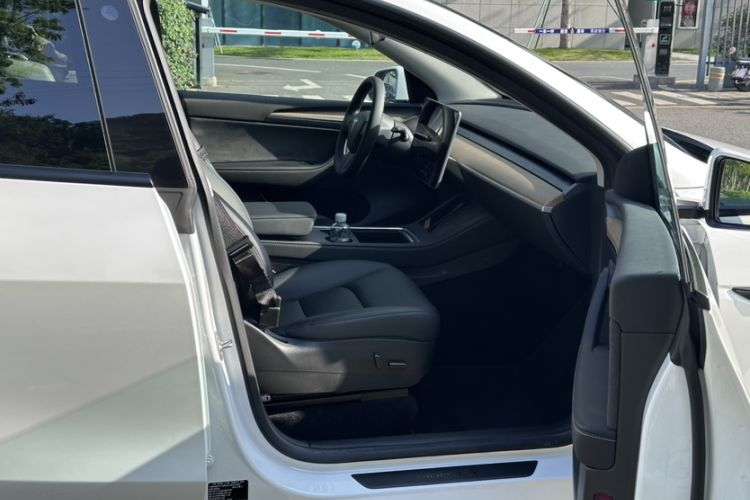 Used Tesla Model Y 2022 Rear-Wheel-Drive Version