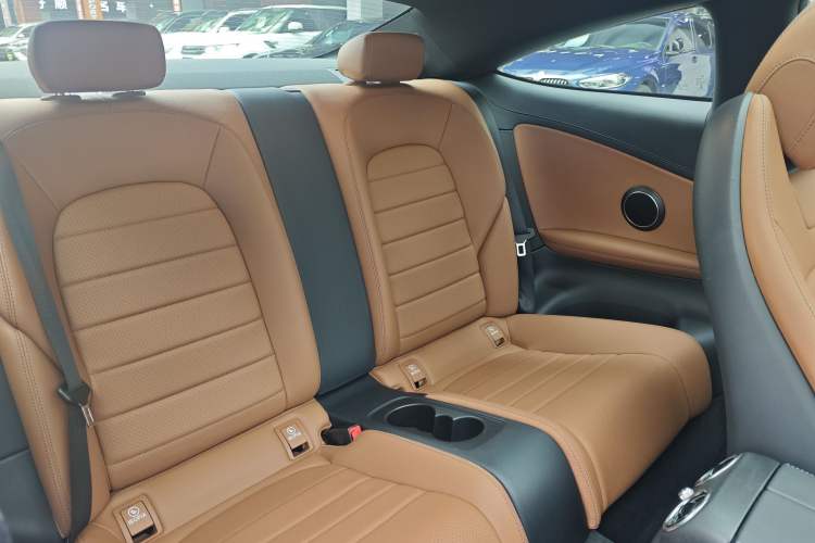 Used Mercedes-Benz C-Class 2019 C 260 Coupe Interior 4