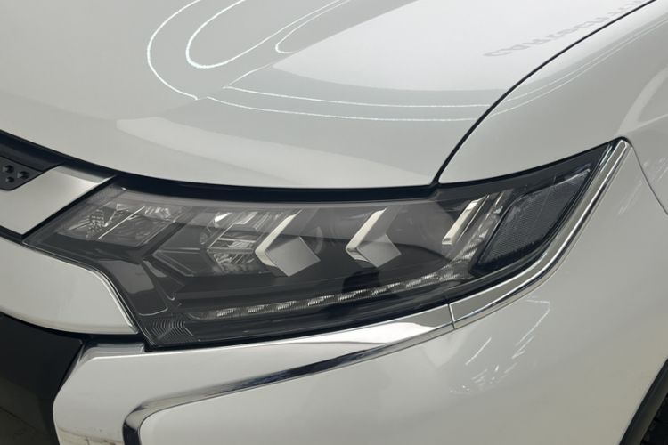 Used Mitsubishi Outlander 2020 2.4L 4x4 Zhi Xiang Edition 7-Seater