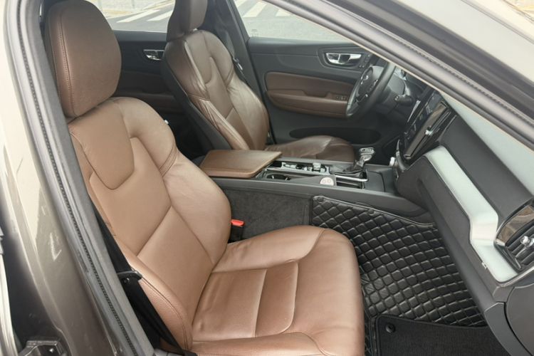 Used Volvo XC60 2019 T5 4x4 Smart Edition China V Standard