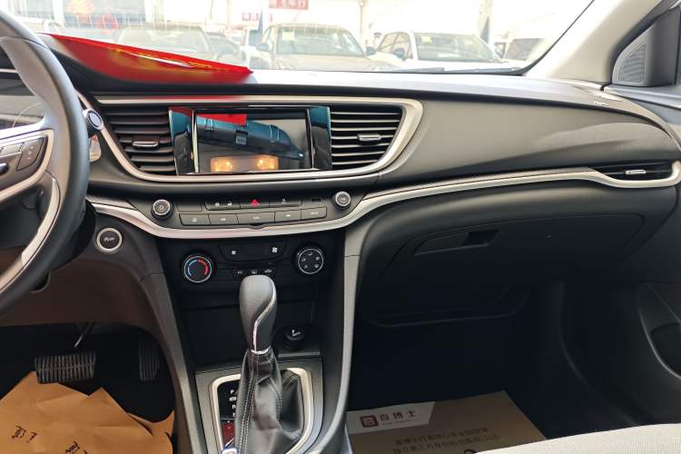 Used Buick GT 2021 Revised Version Flagship 1.5L Automatic Entry-Level Trim Audio And AC Panel