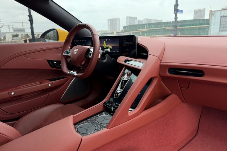 Used MG Cyberster 2024 520 km Legendary All-Wheel-Drive Version
