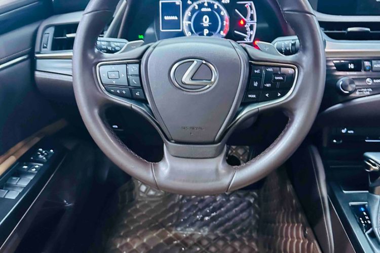 Used Lexus ES 2018 200 Excellence Edition China V Standard
