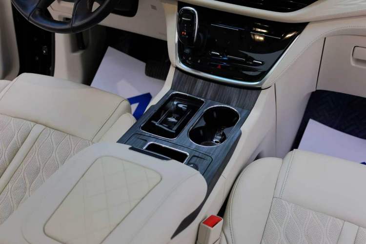 Used Buick GL8 2020 Avenir Avia Six-Seat Deluxe Edition