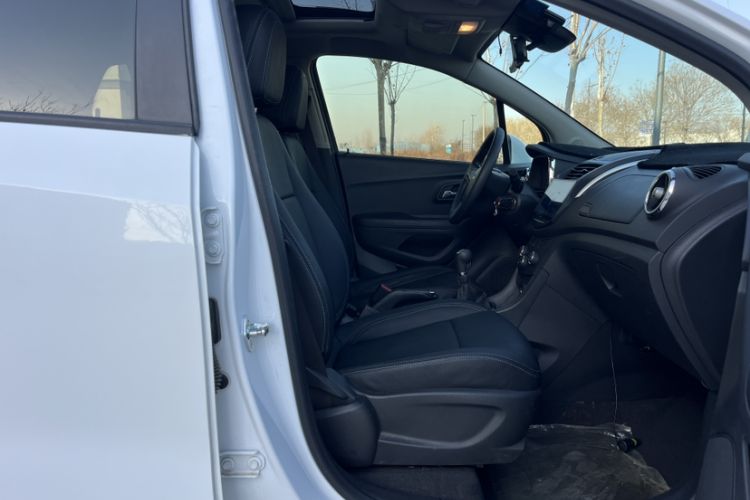 Used Chevrolet Trax 2016 1.4T Manual Two-Wheel Drive Comfort Version with Sunroof