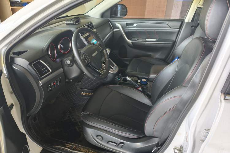 Used Haval H6 2017 Red-Label Sport Edition 1.5T Automatic Two-Wheel Drive Luxury Model Interior 2