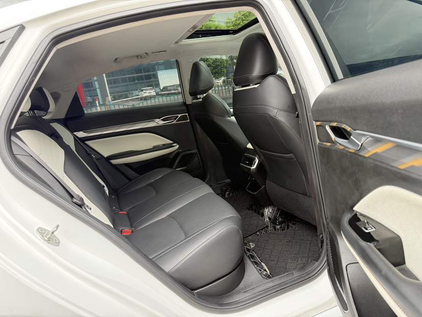 Geely Auto Emgrand L 2022 1.4T CVT Flagship Edition — снимка 14