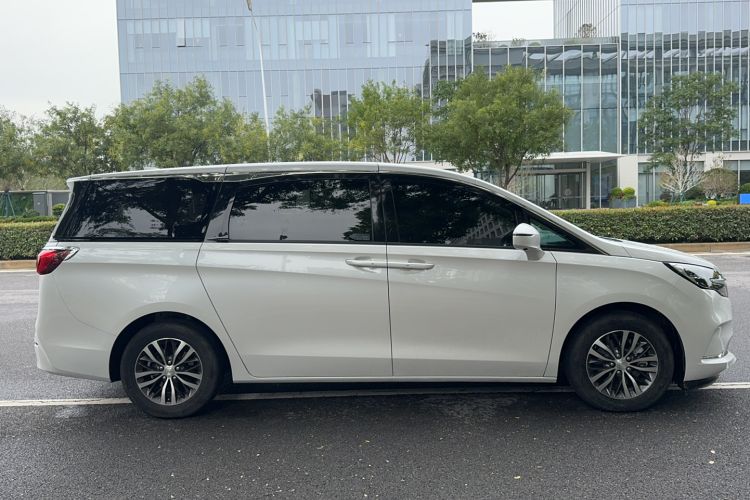 Used Buick GL8 2021 ES Landtrek 653T Comfort Edition