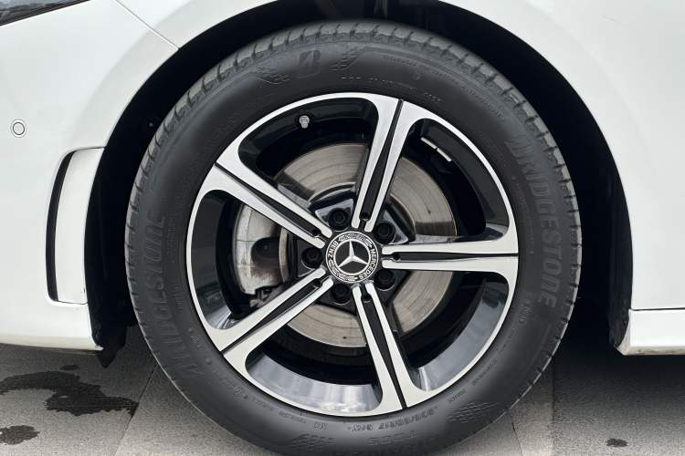 Used Mercedes-Benz A-Class 2022 Revised Version A 200 L Sport Sedan Fashionable Style Exterior 13