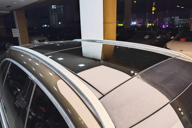 Used Mercedes-Benz GLC 2017 GLC 260 4MATIC Luxury Model
