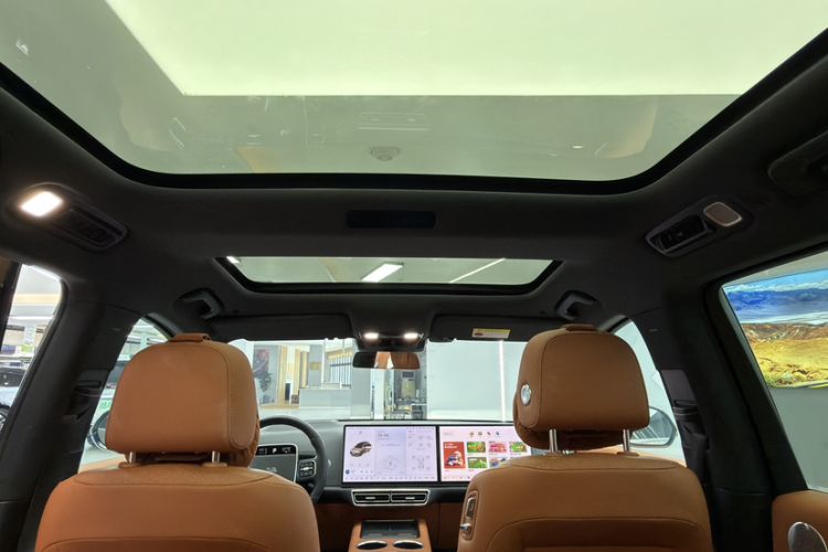 Used Li Auto L8 2023 Pro Model Interior 7