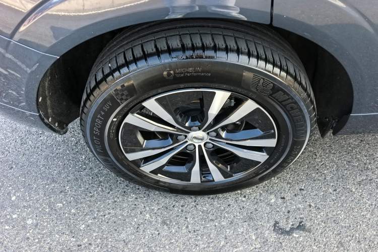 Used Volvo XC60 2023 B5 4x4 Smart Luxury Edition