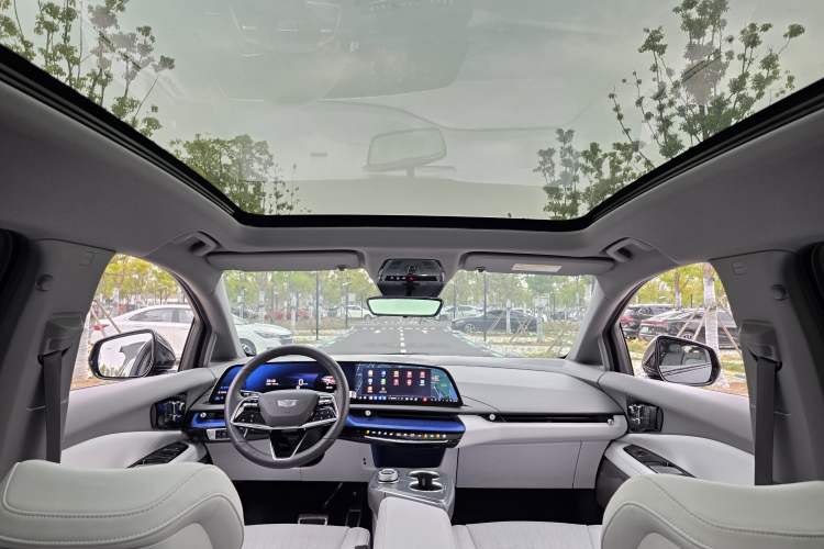 Used Cadillac OPTIQ 2024 Standard Range Version
