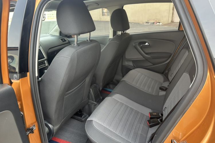 Used Volkswagen Polo 2018 1.5L Cross Polo Automatic
