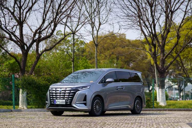 Used Denza D9 2022 DM-i 970 Four-Wheel Drive Prestige Model