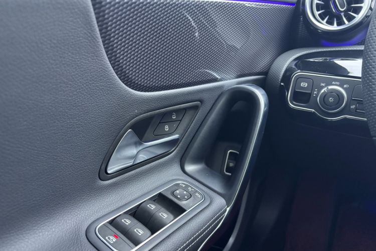 Used Mercedes-Benz A-Class 2022 Restyled A 200 L Sport Sedan Fashion Version Interior 5