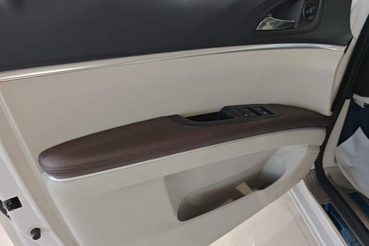 Used Buick GL8 2021 Land Cruiser Executive Class 652T Luxury Model
