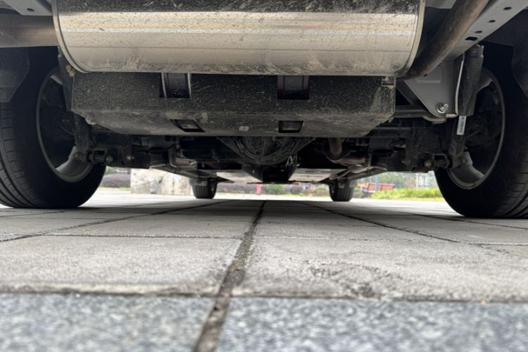 Used FORTHING Lingzhi PLUS 2023 2.0L Manual Luxury CNG 7-Seater
