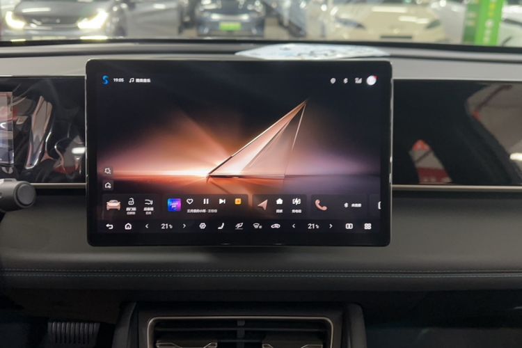 Used BYD Qin L 2025 DM-i Smart Drive 120KM Superior Model
