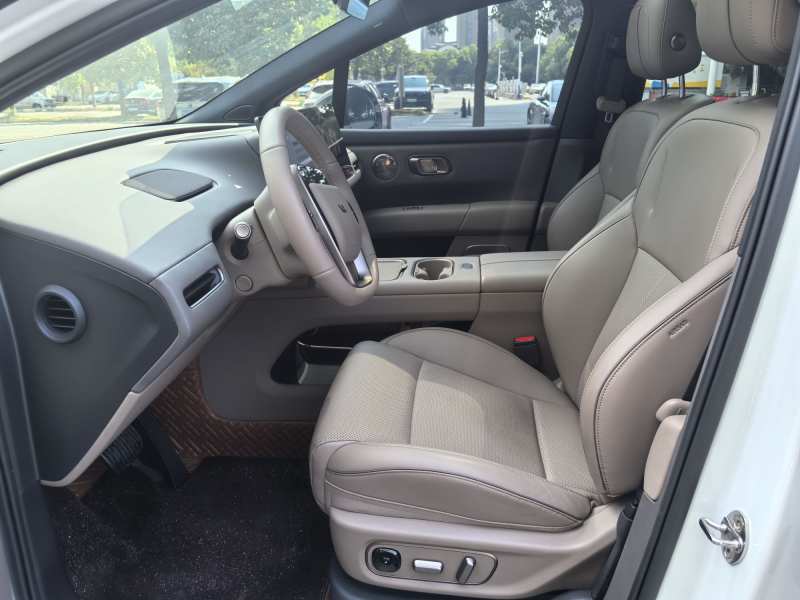 Used Li Auto i6 2025 Model Two-Wheel-Drive Standard Type — 35