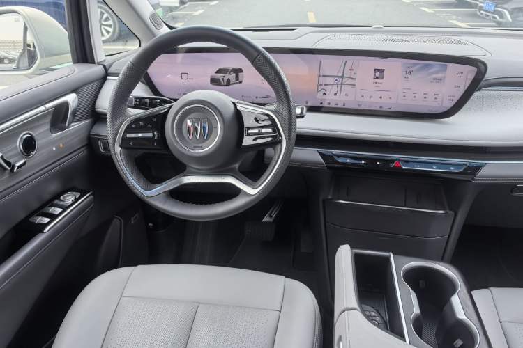 Used Buick GL8 2025 Lu Zun Deluxe Edition Interior 2