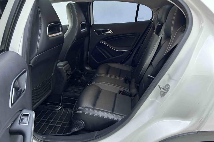 Used Mercedes-Benz GLA 2018 GLA 220 4MATIC Sport Edition Interior 2