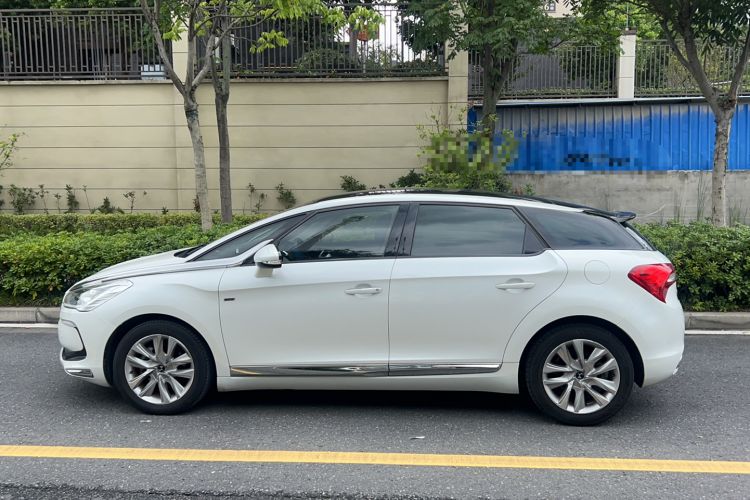 Used DS 5 2015 1.6T Luxury Edition THP160