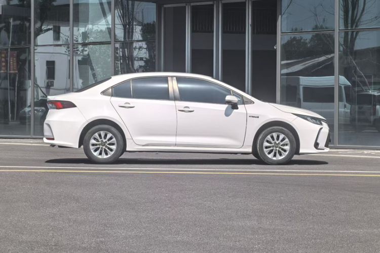 Used Toyota Corolla 2022 Dual-Motor 1.8L E-CVT Pioneer Edition
