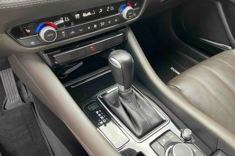 Used Mazda Atenza 2020 2.5L Sky Blue Prestige Edition Interior 4