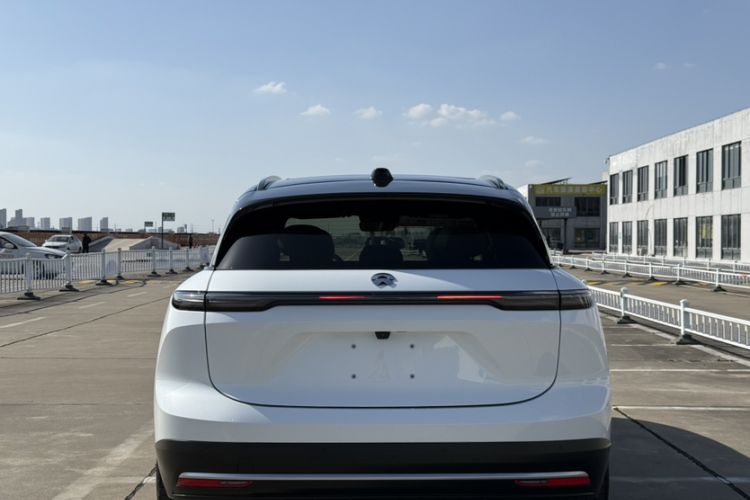 Used Nio ES6 2024 75 kWh Exterior 4