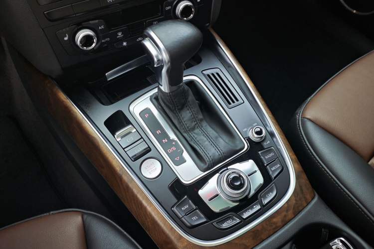 Used Audi Q5 2016 40 TFSI Comfort Model Interior 4