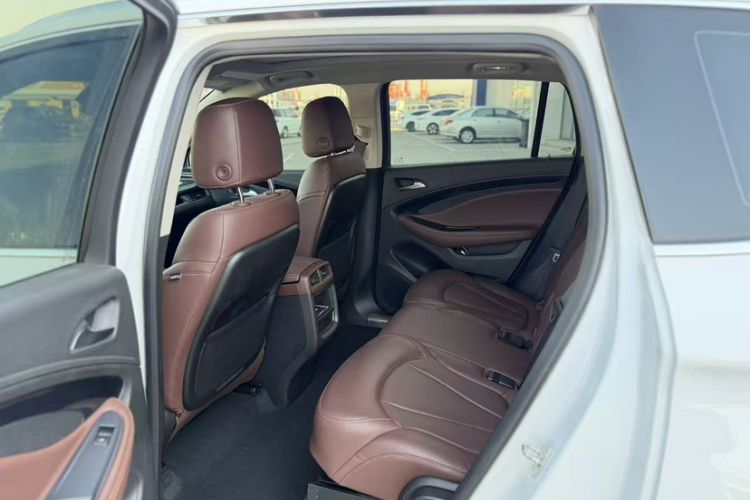 Used Buick Envision 2020 20T Two-Wheel Drive Luxury Model Interior 2