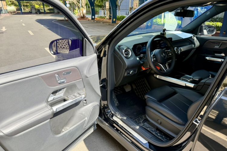 Used Mercedes-Benz EQB 2023 EQB 260 Interior 2