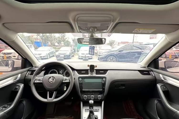 Used Skoda Octavia 2019 TSI230 DSG Luxury Edition
