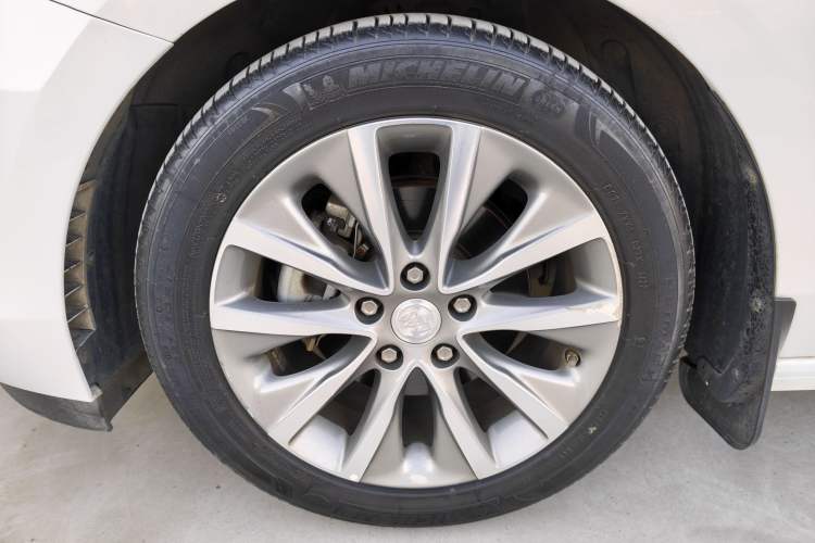 Used Buick GL6 2021 323T Mild Hybrid Connect Luxury Model
