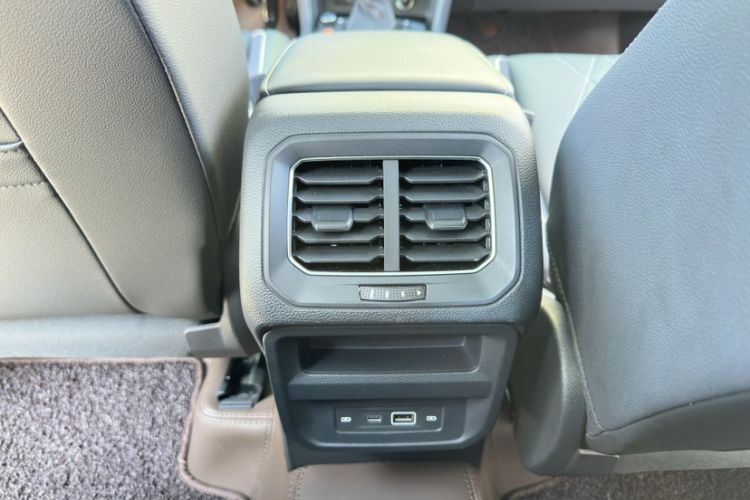 Used Volkswagen Tiguan L 2024 330TSI Automatic Two-Wheel Drive R-Line Enhanced Edition Interior 10