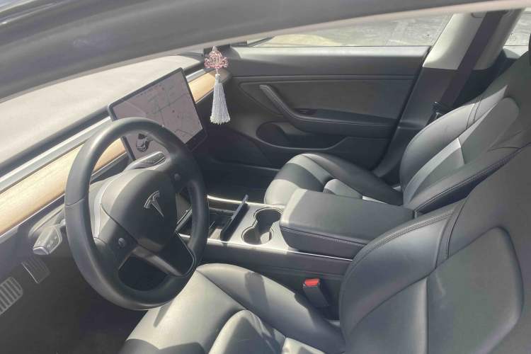 Used Tesla Model 3 2019 Long-Range All-Wheel-Drive Version
