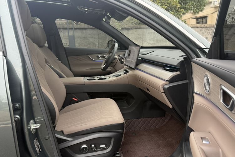 Used Chery Tiggo 8 PLUS 2025 290TGDI DCT Prestige 5-Seater