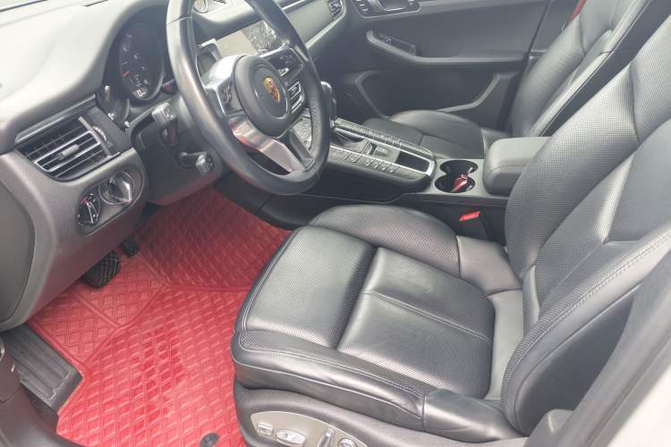 Used Porsche Macan 2021 Macan 2.0T Interior 5