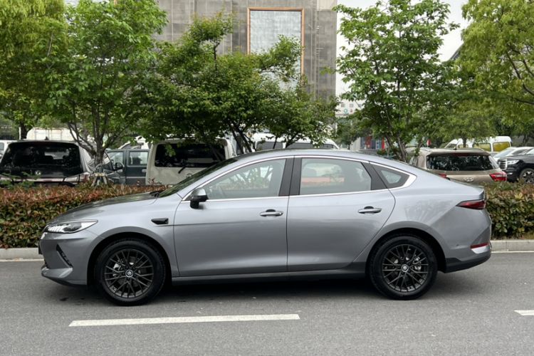 Used BYD Qin PLUS 2025 EV Smart Drive Edition 510KM Leading Model Exterior 6