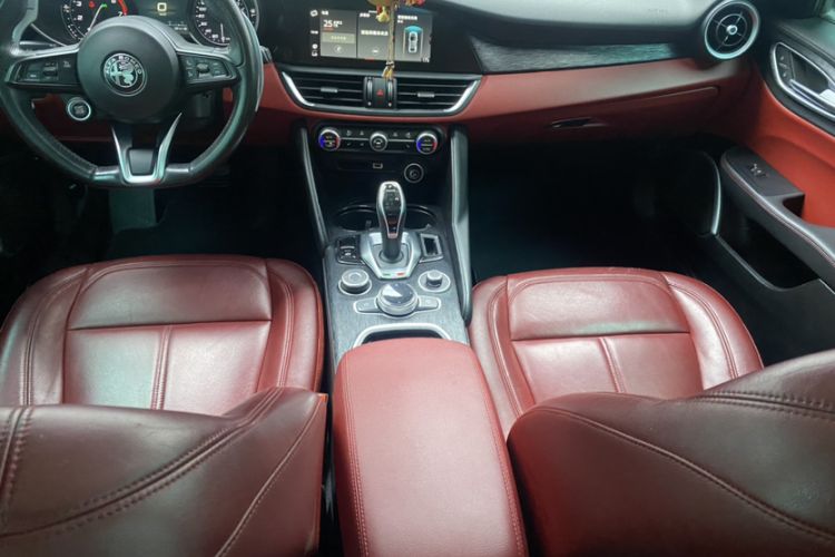 Used Alfa Romeo Giulia 2021 2.0T 280HP Luxury Edition
