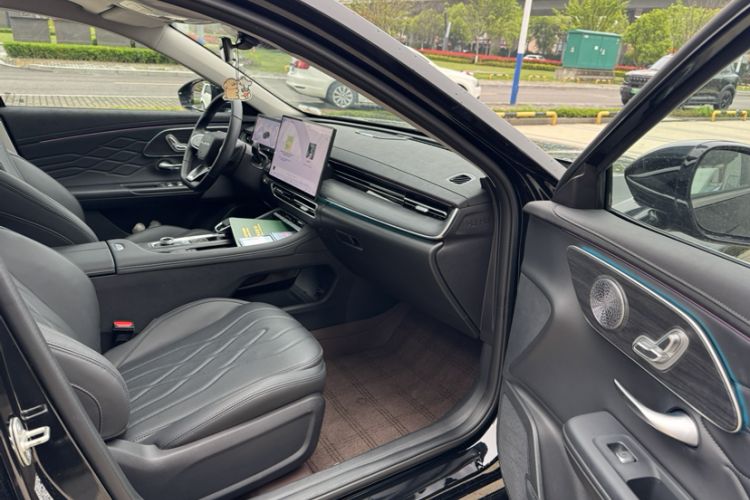 Used Chery Arrizo 8 PRO 2025 Pro 1.6T Comfort Version Interior 3