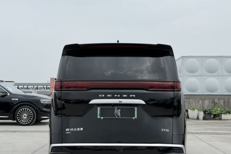 Used Denza D9 2022 DM-i 945 Luxury Model