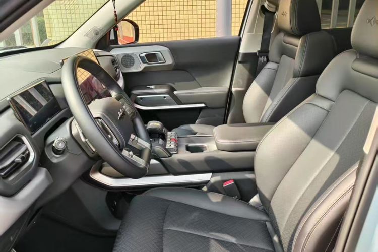 Used Formula Leopard Titanium 3 2025 501 km All-Wheel Drive Intelligent Driving Max Edition