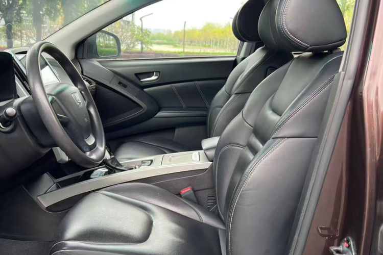 Used Luxgen U6 SUV 2016 1.8T Style Value Model Interior 1