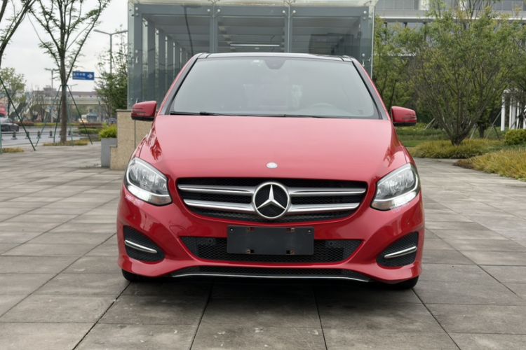 Used Mercedes-Benz B-Class 2017 B 200 Sport Edition Exterior 2